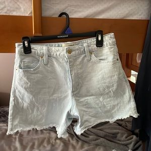 Women’s light wash denim shorts